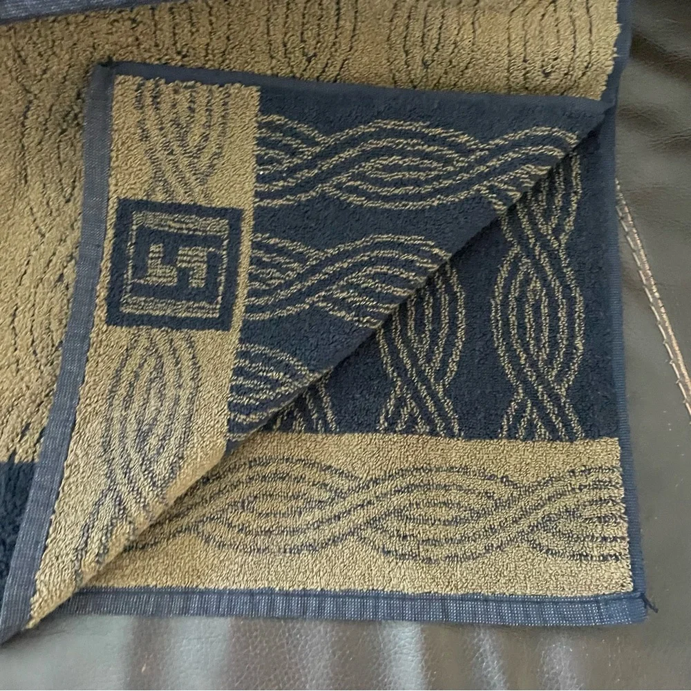 4 Vintage Fendi Black and Tan Bath Towels 27” X 50”